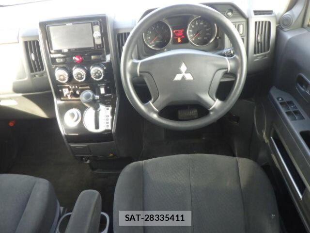 Mitsubishi DELICA 2018-04 8009955-2