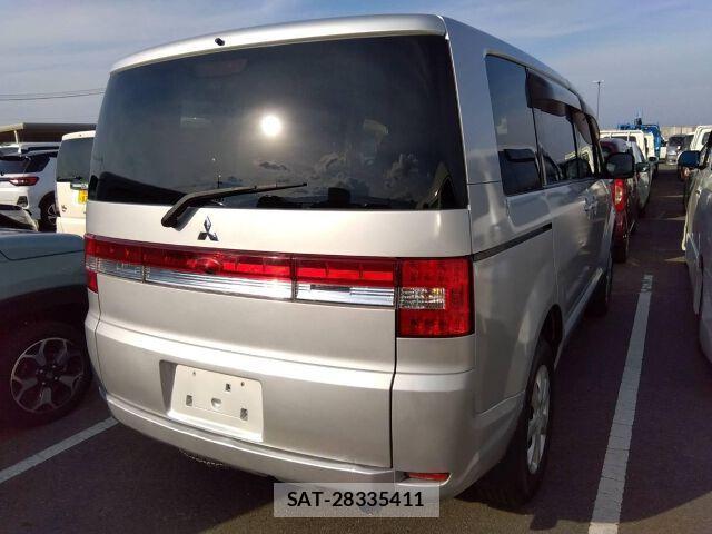 Mitsubishi DELICA 2018-04 8009955-3