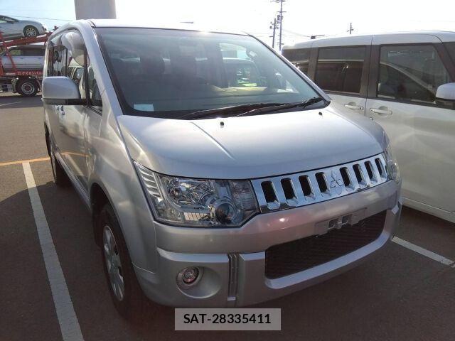 Mitsubishi DELICA 2018-04 8009955-4