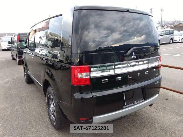 Mitsubishi DELICA 2018-02 8009957-1