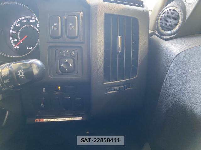 Mitsubishi DELICA 2015-08 8010143-11