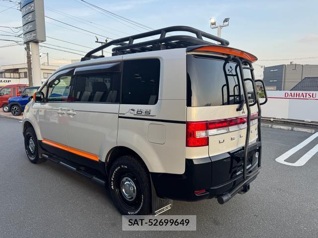 Mitsubishi DELICA 2017-06 8010623-16