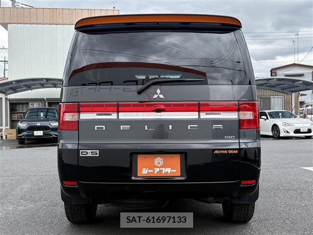 Mitsubishi DELICA 2017-05 8010773-10