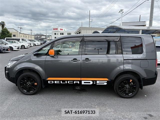 Mitsubishi DELICA 2017-05 8010773-12