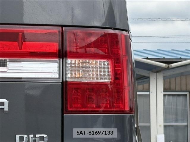 Mitsubishi DELICA 2017-05 8010773-18