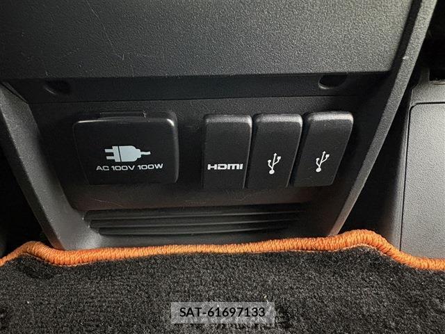 Mitsubishi DELICA 2017-05 8010773-4