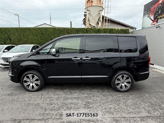 Mitsubishi DELICA 2024-06 8010853-2