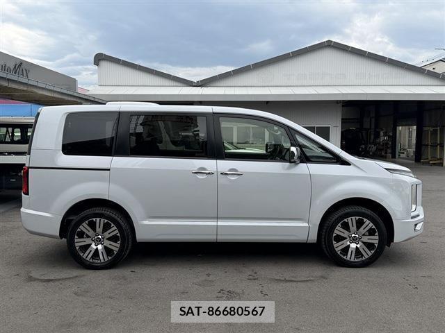 Mitsubishi DELICA 2024-10 8010854-3