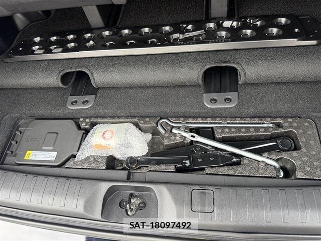Mitsubishi DELICA 2024-11 8010860-12