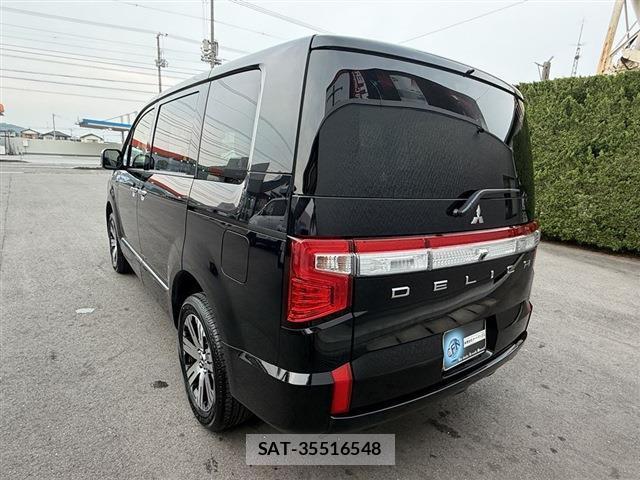 Mitsubishi DELICA 2025-11 8010862-9