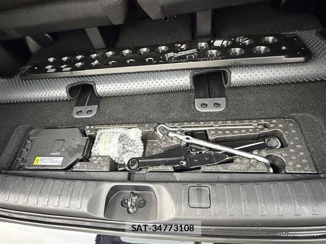 Mitsubishi DELICA 2024-02 8010863-10