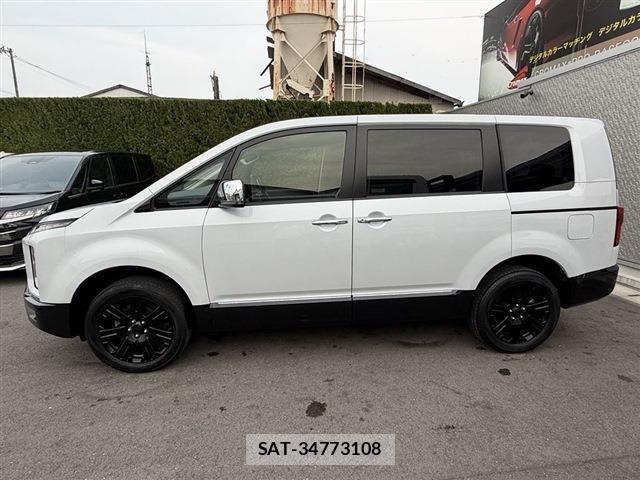 Mitsubishi DELICA 2024-02 8010863-2