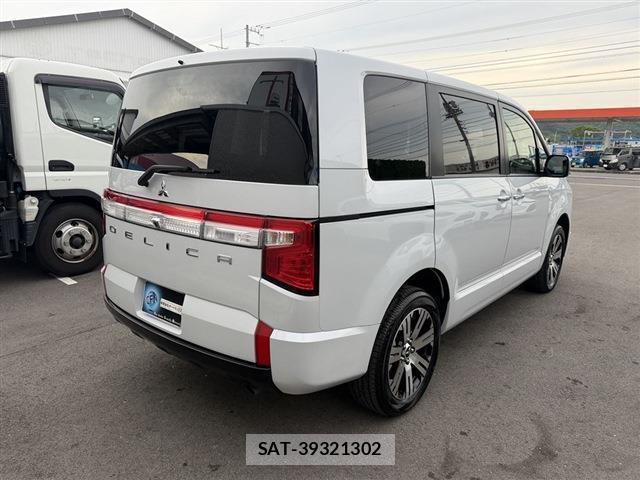 Mitsubishi DELICA 2024-11 8010866-1