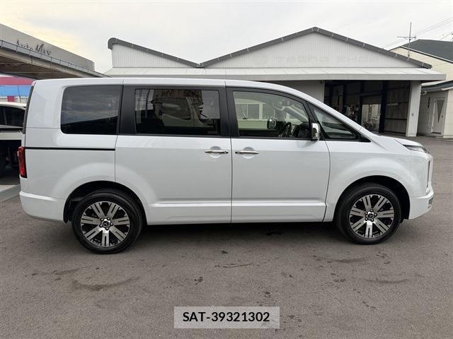 Mitsubishi DELICA 2024-11 8010866-3