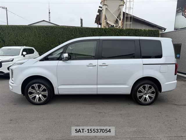Mitsubishi DELICA 2024-10 8010868-2