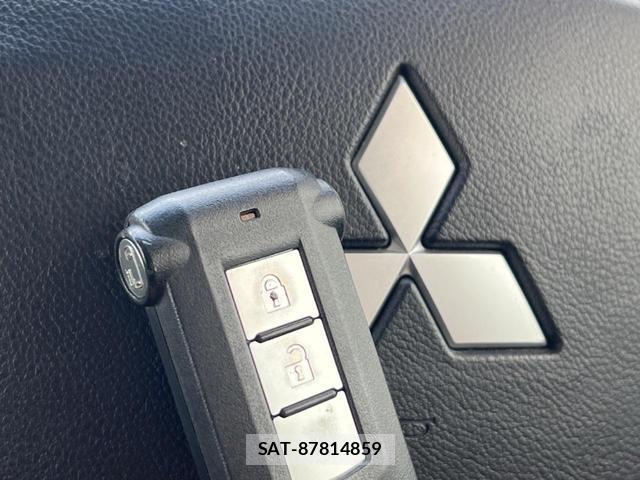 Mitsubishi DELICA 2013-06 8011195-8