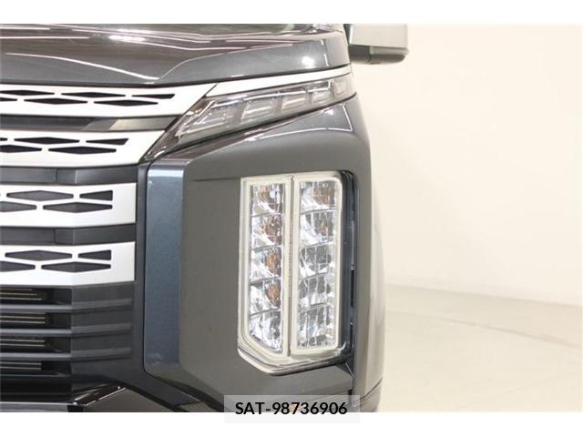 Mitsubishi DELICA 2024-11 8011309-16