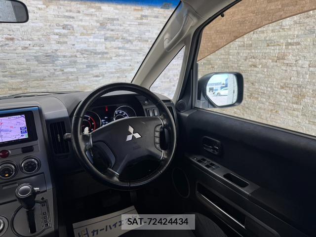 Mitsubishi DELICA 2013-02 8011480-17