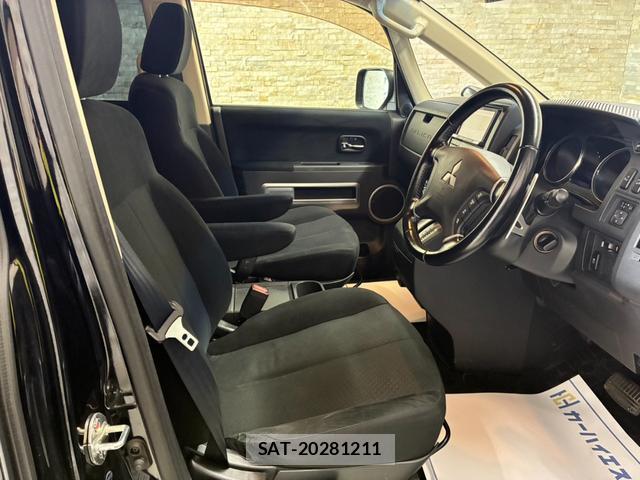 Mitsubishi DELICA 2013-01 8011482-7