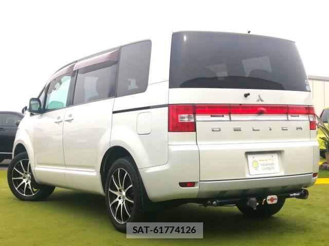 Mitsubishi DELICA 2010-11 8011795-1