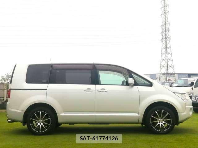 Mitsubishi DELICA 2010-11 8011795-18
