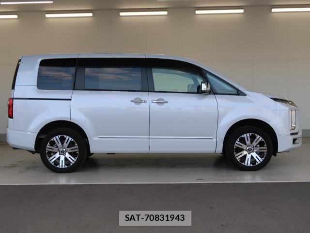 Mitsubishi DELICA 2023-02 8011984-16
