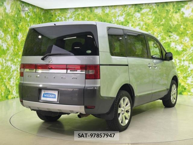 Mitsubishi DELICA 2013-05 8012181-2