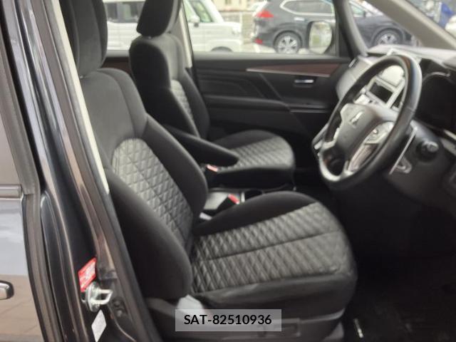 Mitsubishi DELICA 2022-02 8012362-3