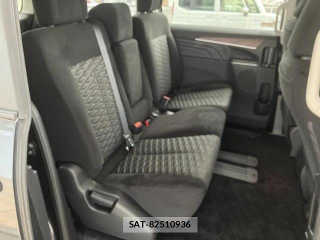 Mitsubishi DELICA 2022-02 8012362-4