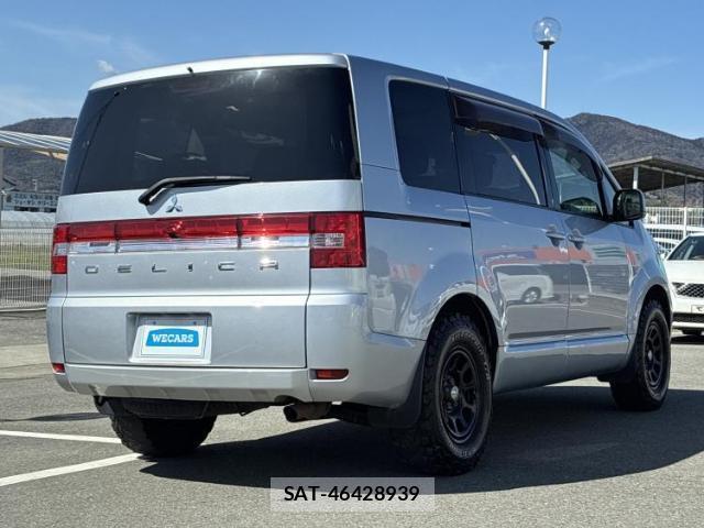 Mitsubishi DELICA 2015-10 8012405-2