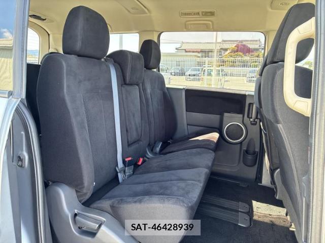 Mitsubishi DELICA 2015-10 8012405-7