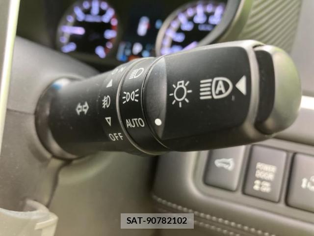 Mitsubishi DELICA 2023-02 8012438-15