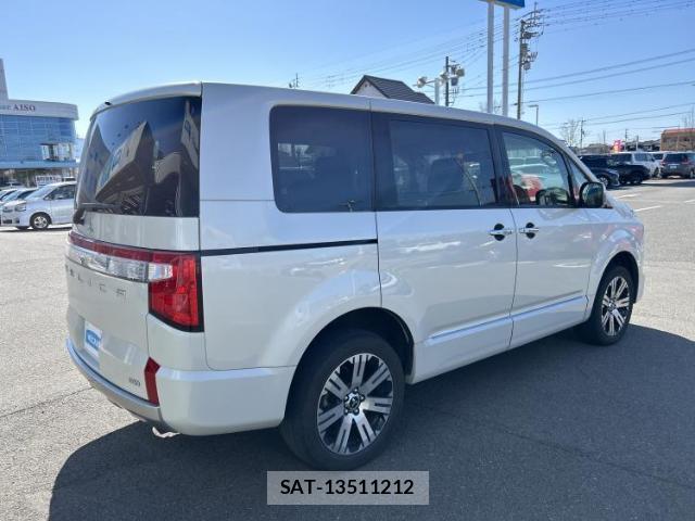 Mitsubishi DELICA 2021-09 8012458-2