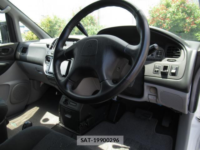 Mitsubishi DELICA 2006-06 8006813-14