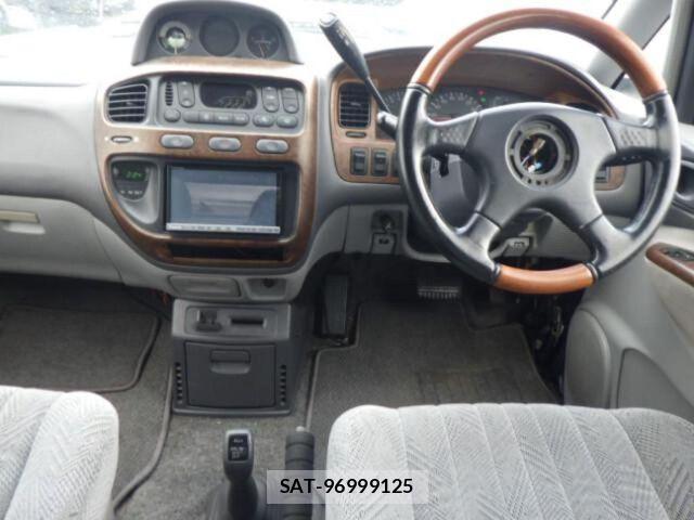 Mitsubishi DELICA 2001-02 8009945-2