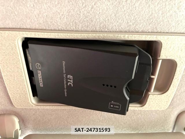 Mazda DEMIO 2015-06 8005041-5