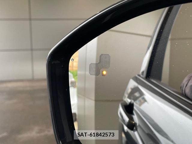 Land Rover DISCOVERY 2019-06 8009577-11