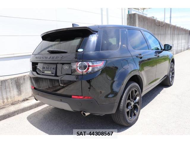 Land Rover DISCOVERY 2017-06 8010700-1