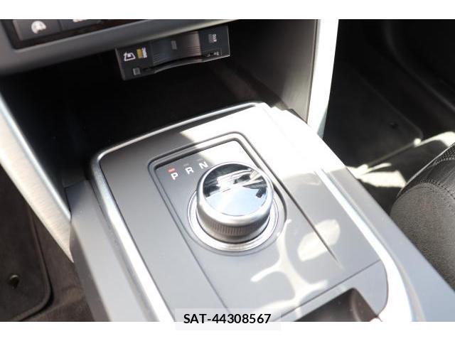 Land Rover DISCOVERY 2017-06 8010700-19