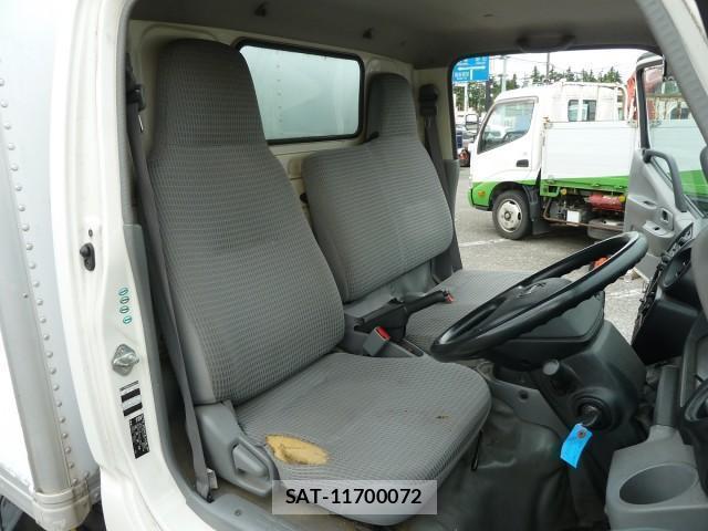 Hino DUTRO 2013-03 8002965-6