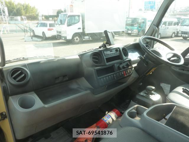 Hino DUTRO 2011-10 8002969-2