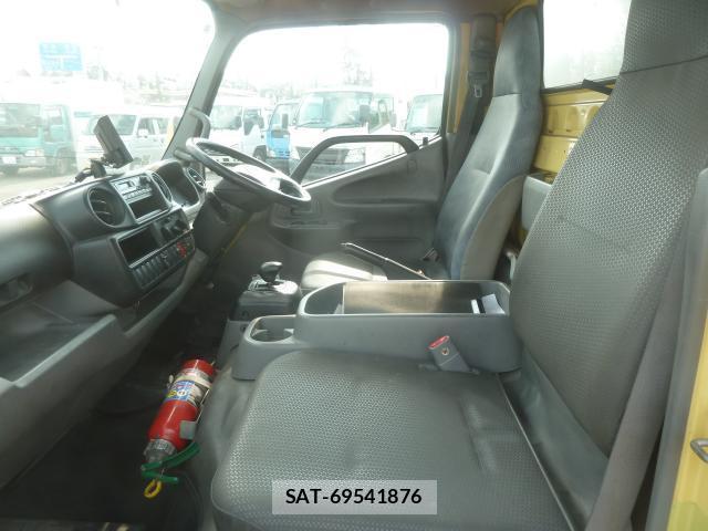 Hino DUTRO 2011-10 8002969-4