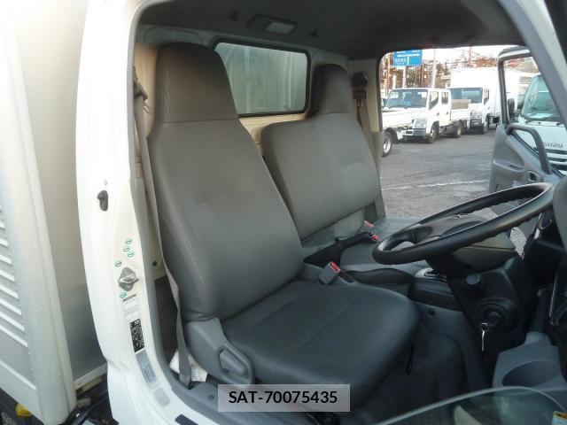 Hino DUTRO 2011-11 8002970-4