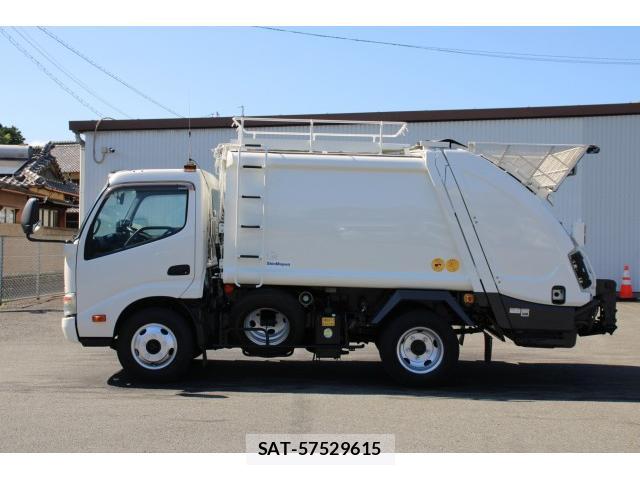 Hino DUTRO 2016-05 8003177-3