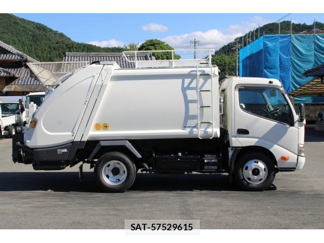 Hino DUTRO 2016-05 8003177-4