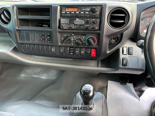 Hino DUTRO 2015-12 8006950-2