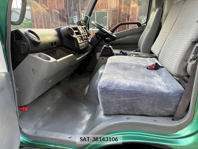 Hino DUTRO 2015-12 8006950-5