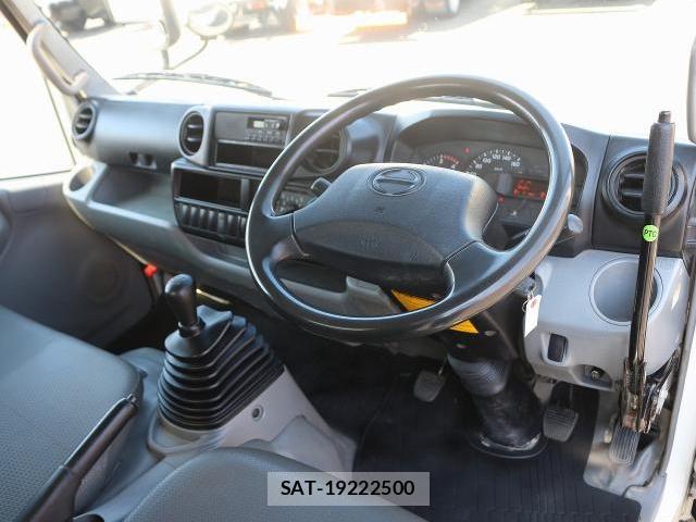 Hino DUTRO 2012-08 8009568-2
