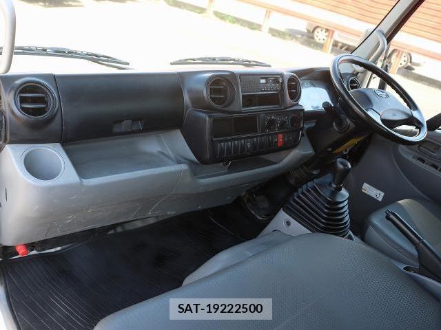 Hino DUTRO 2012-08 8009568-3