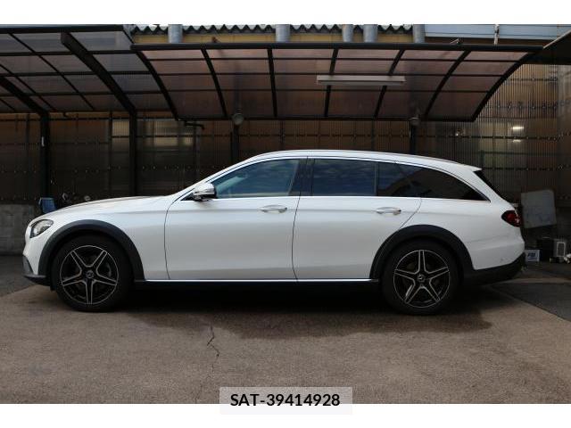 Mercedes Benz E-CLASS 2021-09 8005247-3
